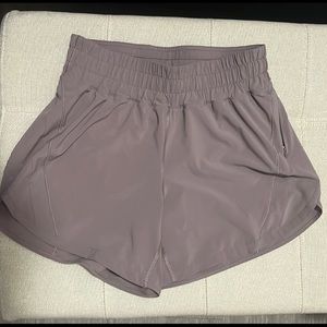 LULULEMON - TRACK THAT SHORTS - SIZE 6 - 5” & LINED